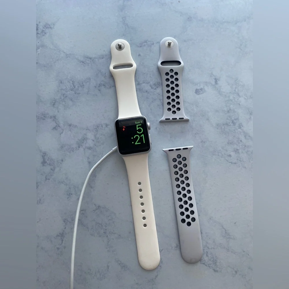 Apple stay top